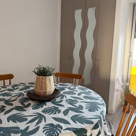 Face à La Terrasse Ensoleillée &loggia Panoramique-4 Personnes- Appartement *