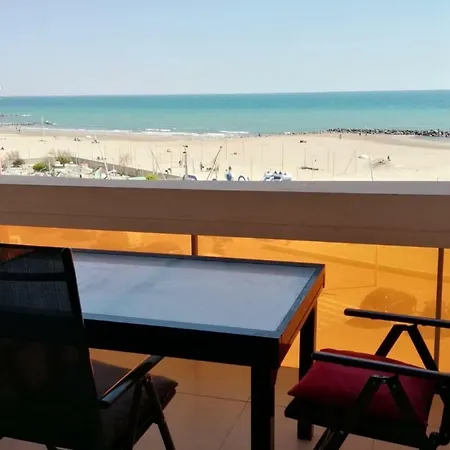 Face à La Terrasse Ensoleillée &loggia Panoramique-4 Personnes- Appartement